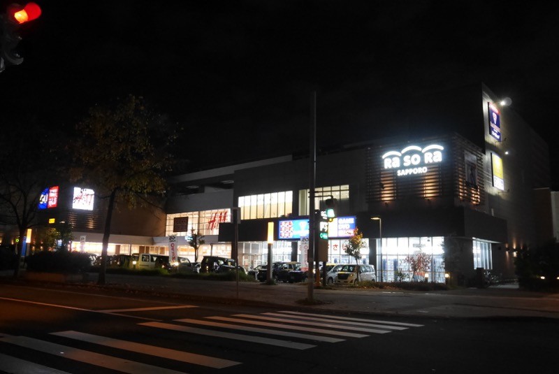 見覚えのある店ばかりでほっとします。