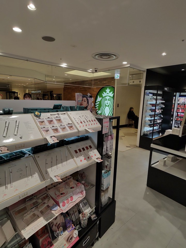shop inの店頭ディスプレイ