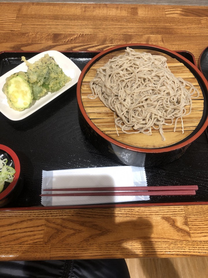 お蕎麦屋さんのおそば