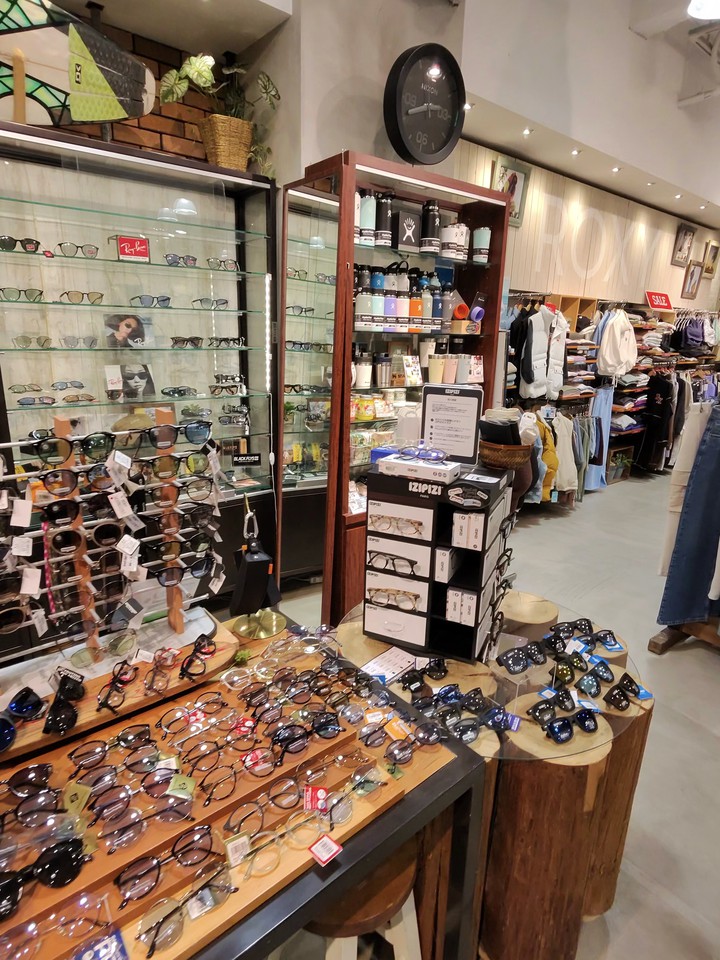 ムラサキスポーツの店内の売り場の様子