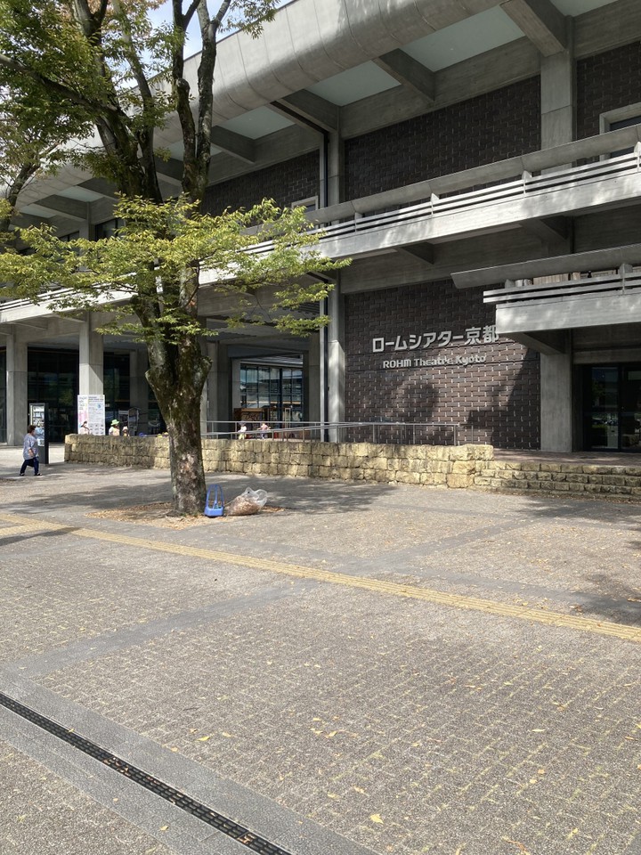 建物入り口