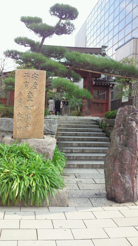 若宮大路にある大巧寺入り口