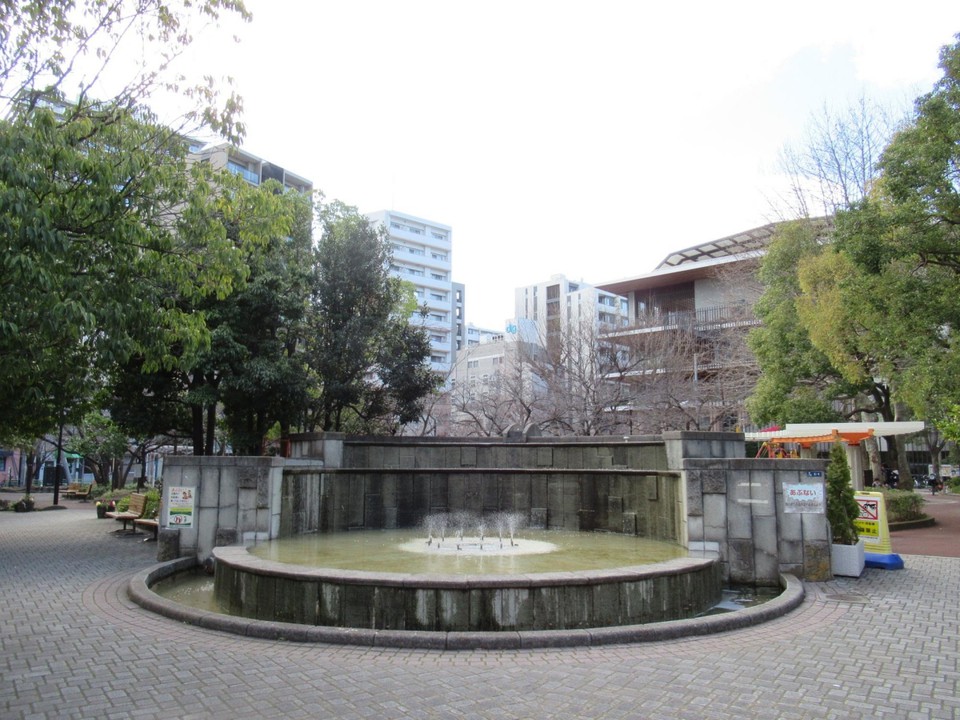 北東角にある噴水(水遊び場はこの後ろ側です)