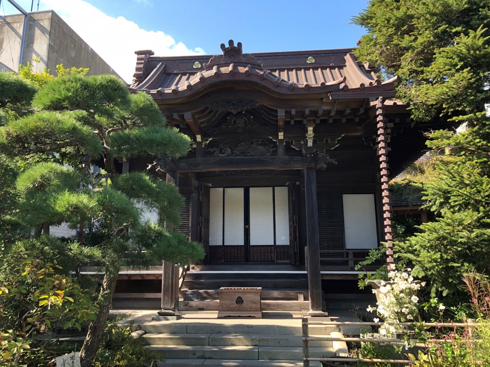 お寺の本堂