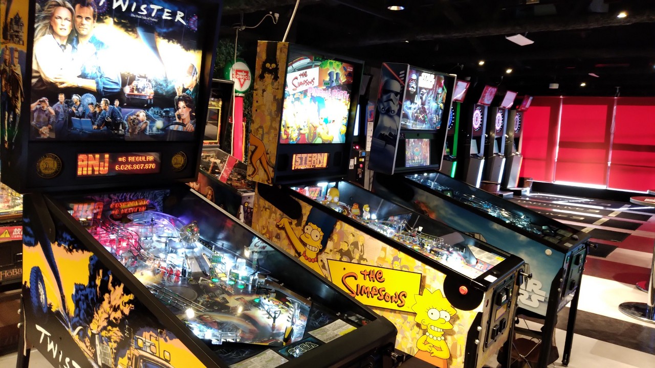ピンボールやダーツゲームなどを集めた異国っぽいフロアもあり