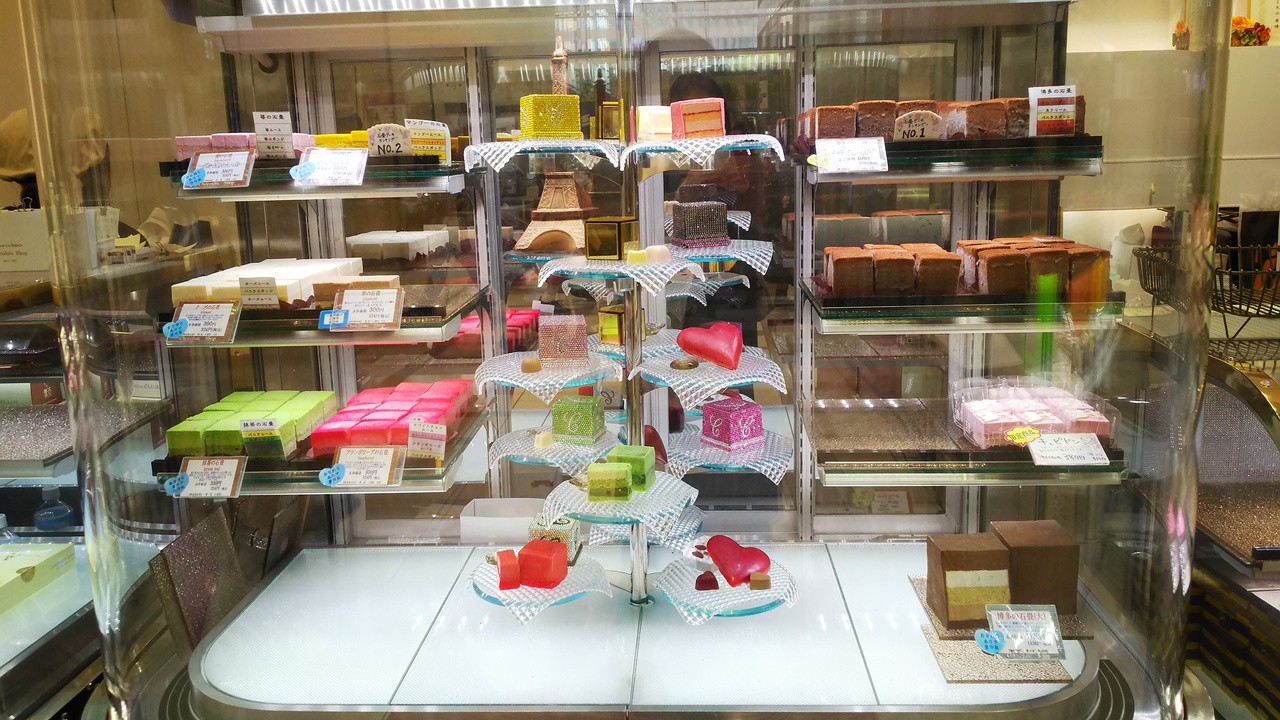 レトロワショコラ×チョコレートショップソラリアプラザ店の画像。