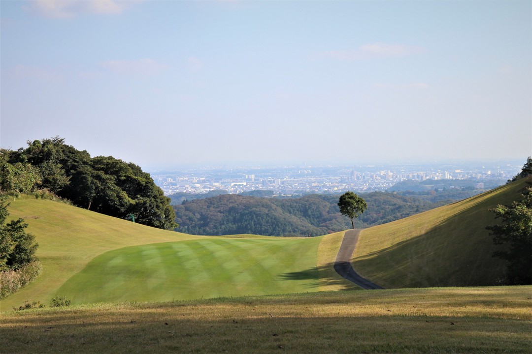 南 Par5　遠方の市街地が奇麗に見える　No.6ホール