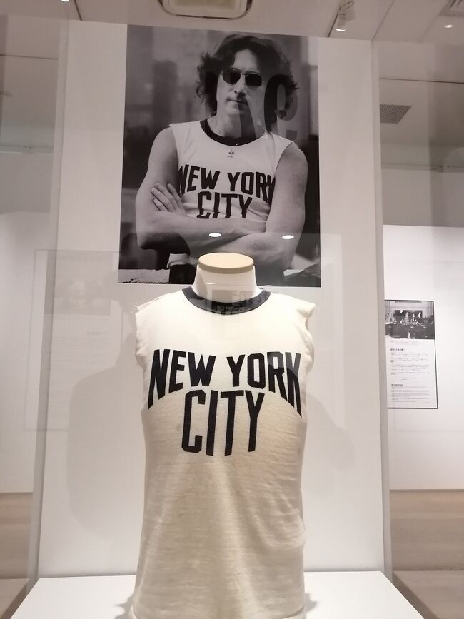 アメリカに来て解放感を満喫してい当時、好んで着ていたＴシャツ