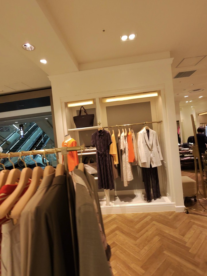マッキントッシュロンドンの店内