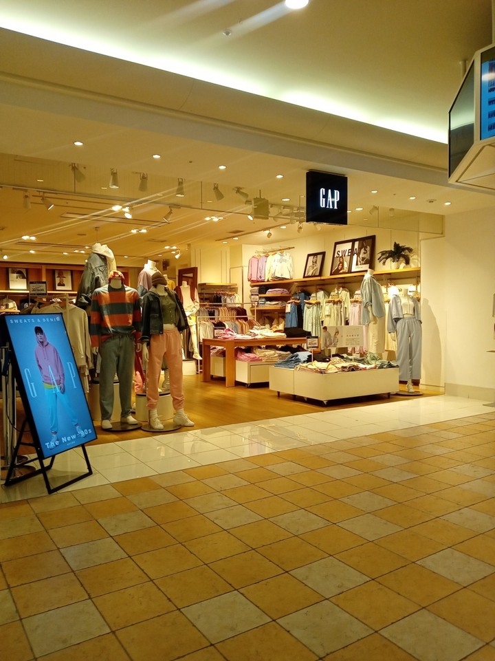 Gapストア (アクアシティお台場店)