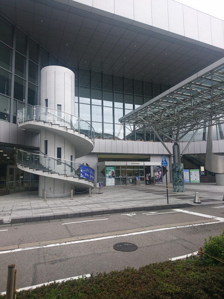 金沢駅の真横という好立地