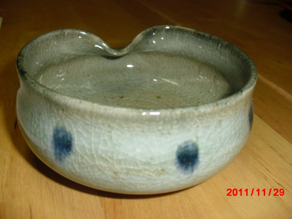 陶芸まつりで買いました。おたま立てて置けるんですよ