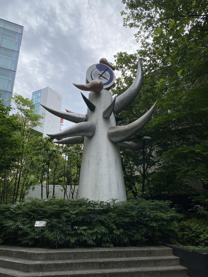 岡本太郎氏のオブジェもあります