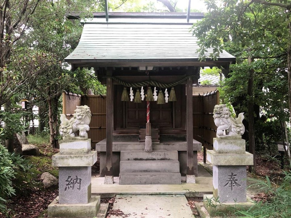 《三社神社》境内社「石宮神社」