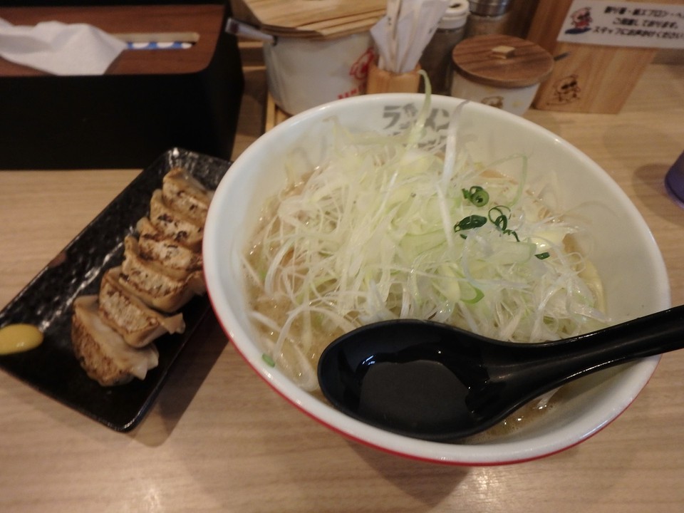 博多めん街道で食事。全国旅行支援クーポンも利用できた