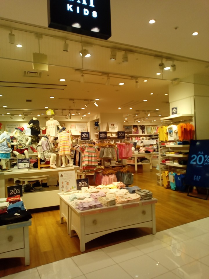 Gapストア (アクアシティお台場店)