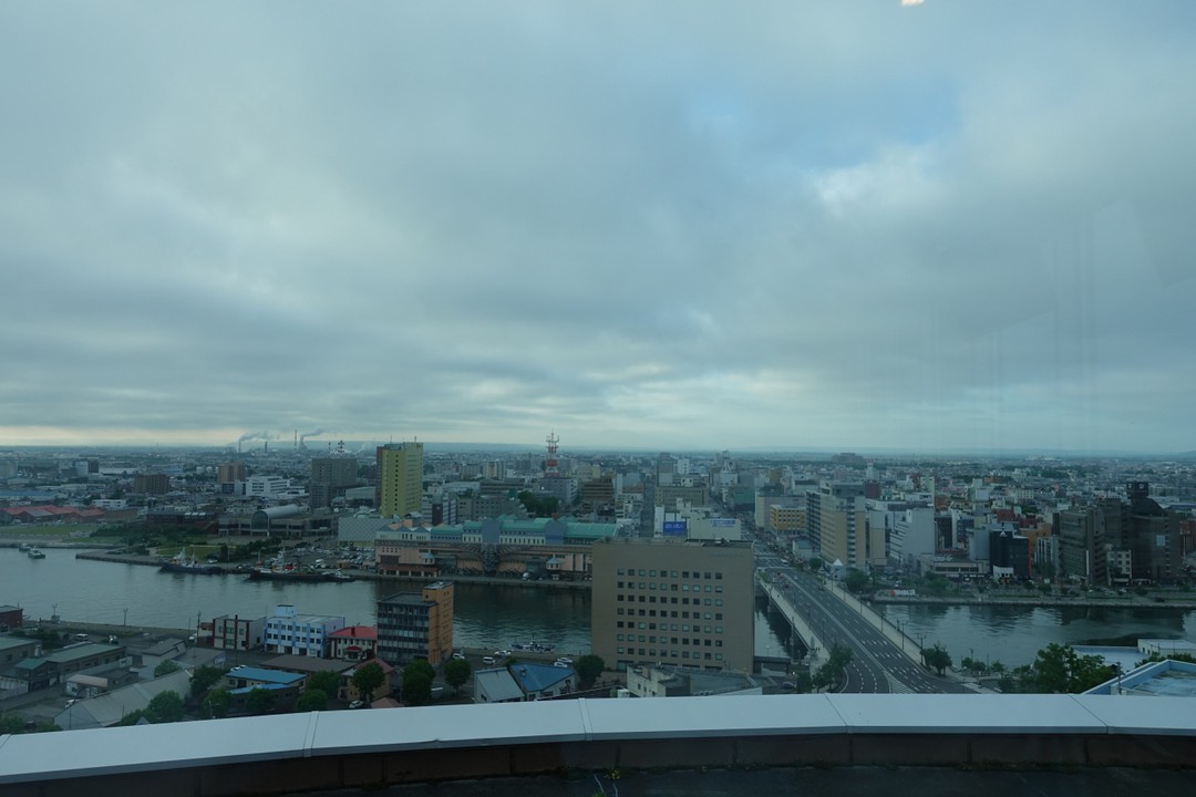 幣舞橋も見える