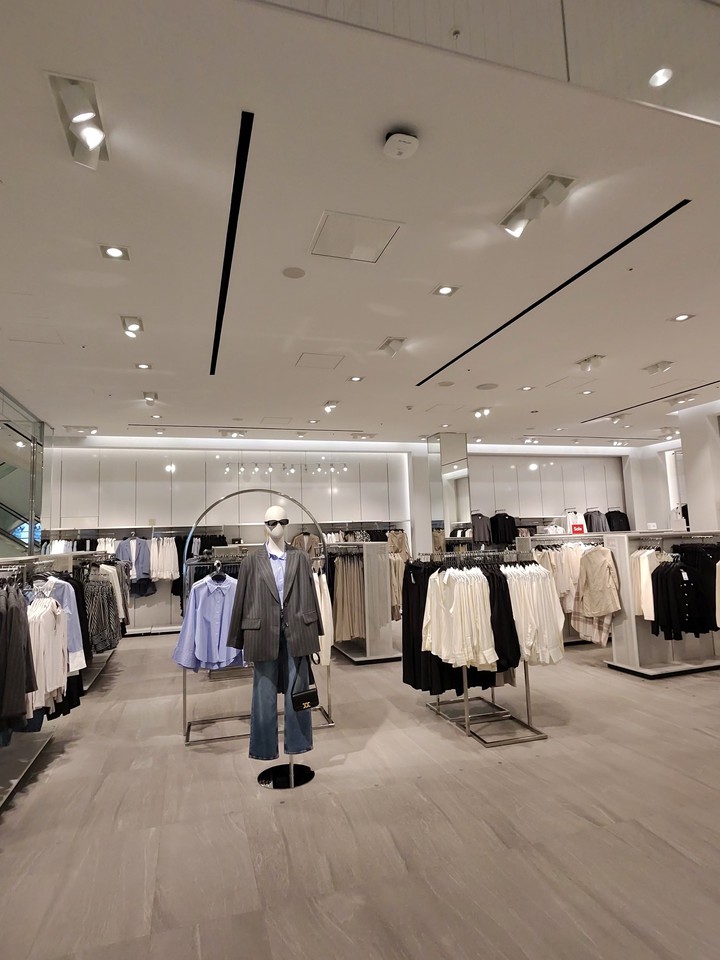 H&Mの店舗の売り場