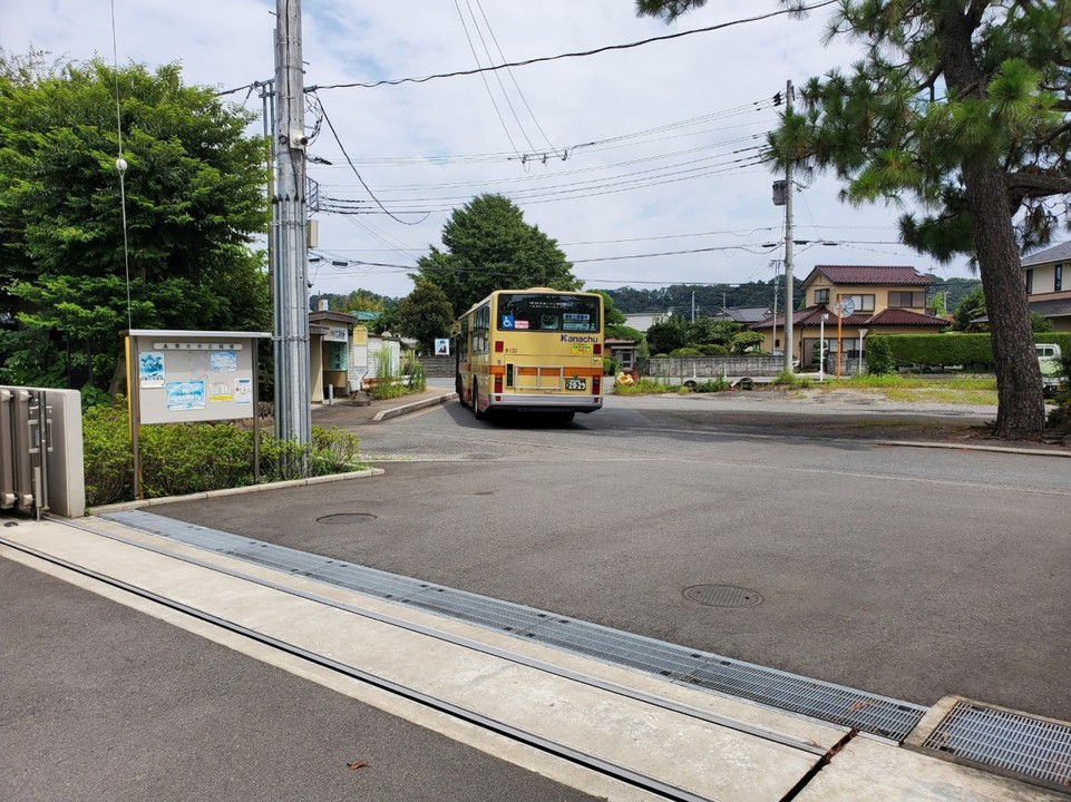 目の前までバスが乗り入れます