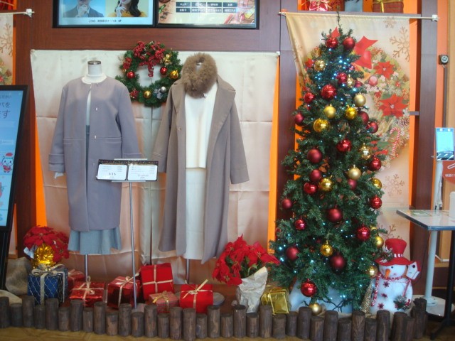店内のクリスマスツリー