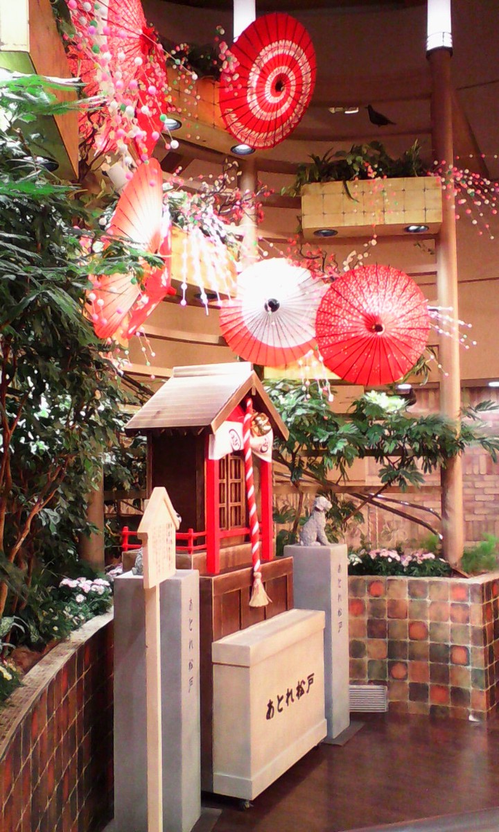 イベントスペースに小さな神社が  作られてました