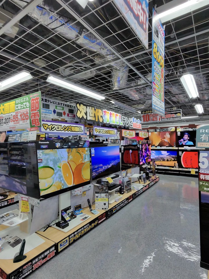 ヨドバシカメラの店内の売り場の様子