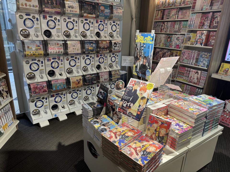 Book1st.の店舗内の書籍のディスプレイ
