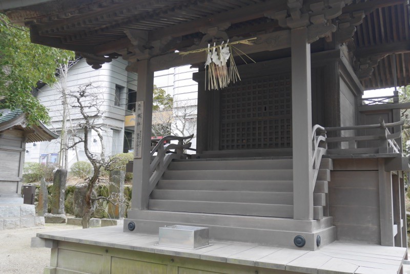 楓社はシンプルです。