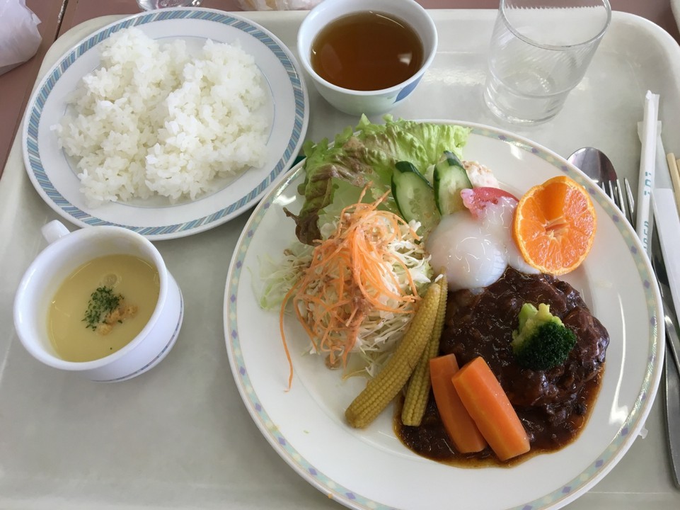 レストランのハンバーグセット  1200円