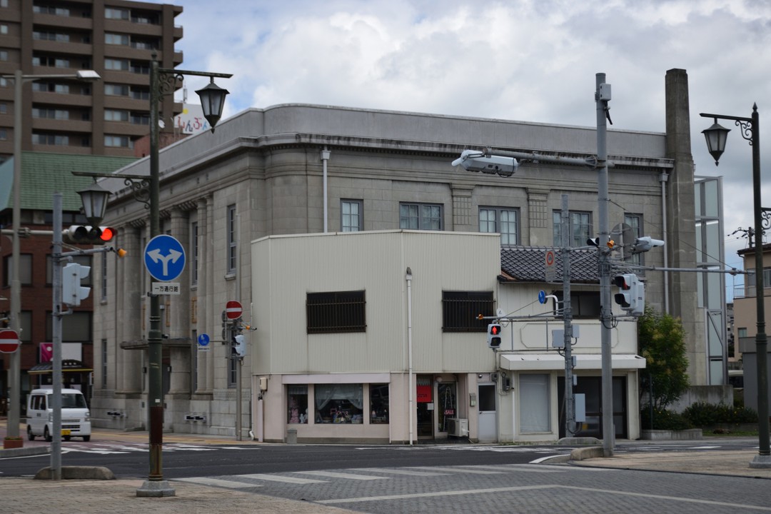 ごうぎんカラコロ美術館