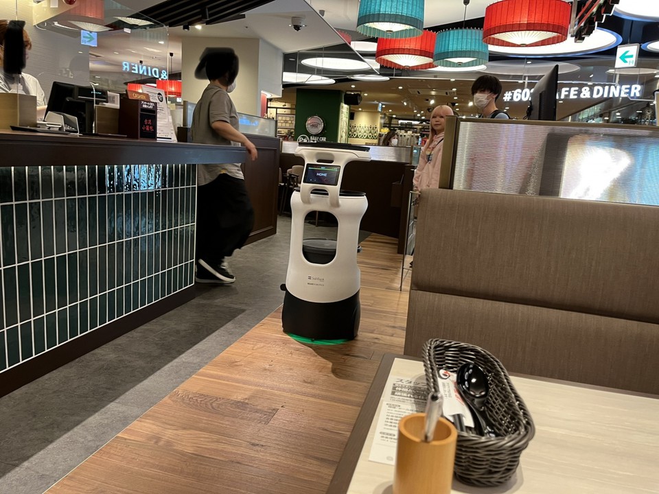 店内にロボット