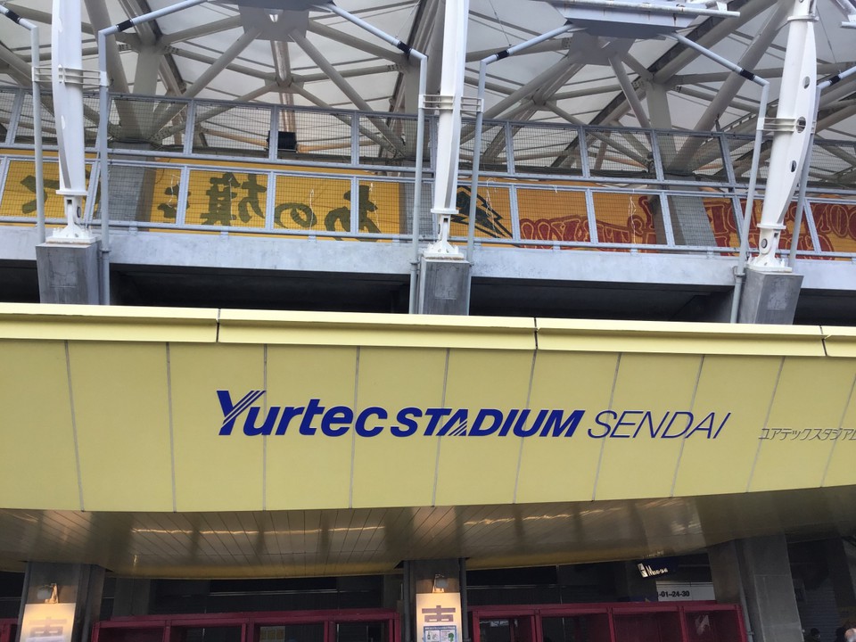 バックスタンド出入り口