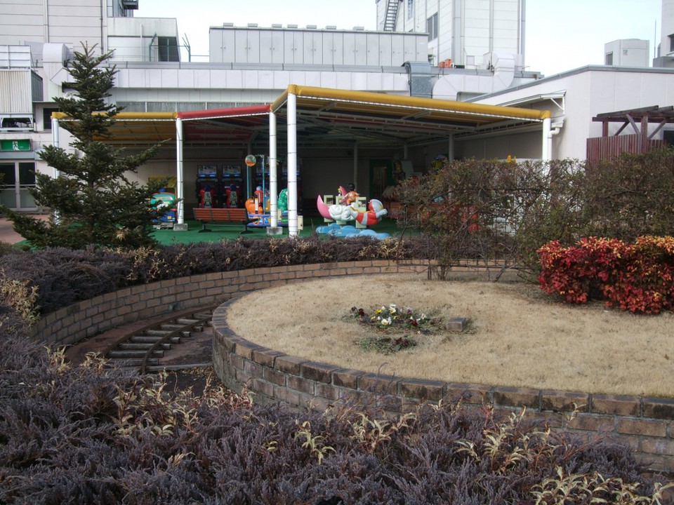 7階屋上庭園からの眺めは素晴らしいです
