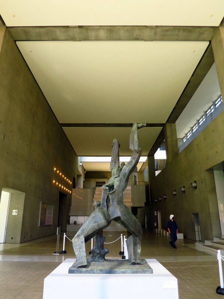 In the art museum