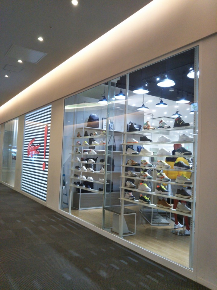 LACOSTE (ダイバーシティー東京プラザ店)