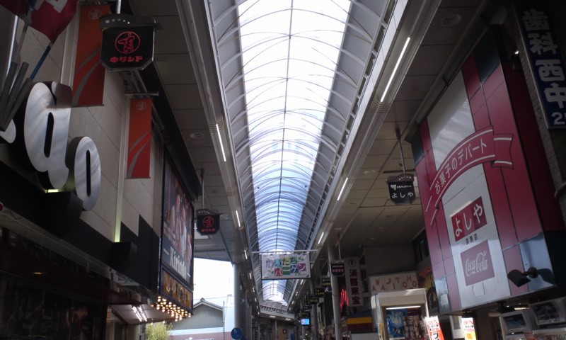 商店街の中はこんな感じ
