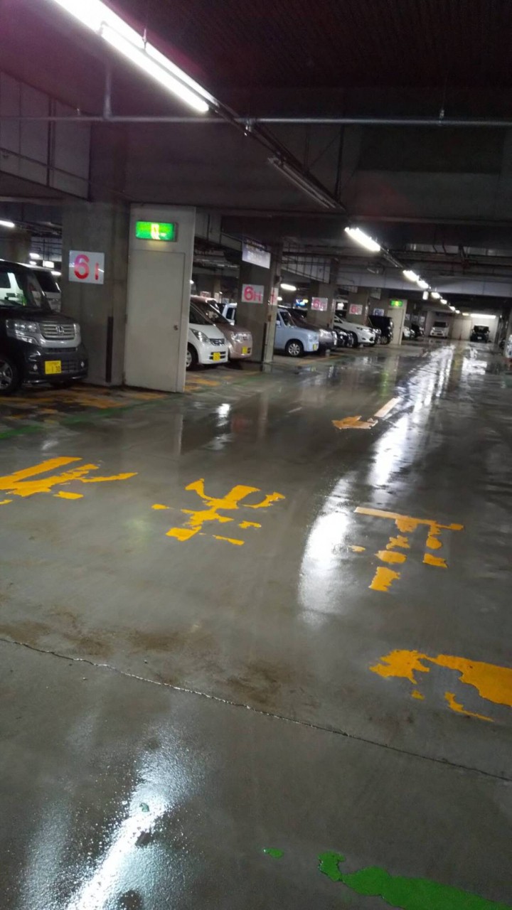 地下駐車場