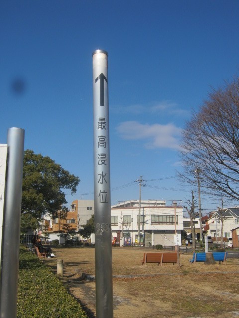 伊勢湾台風時の水位標柱。災害の歴史を忘れてはいけませんね。