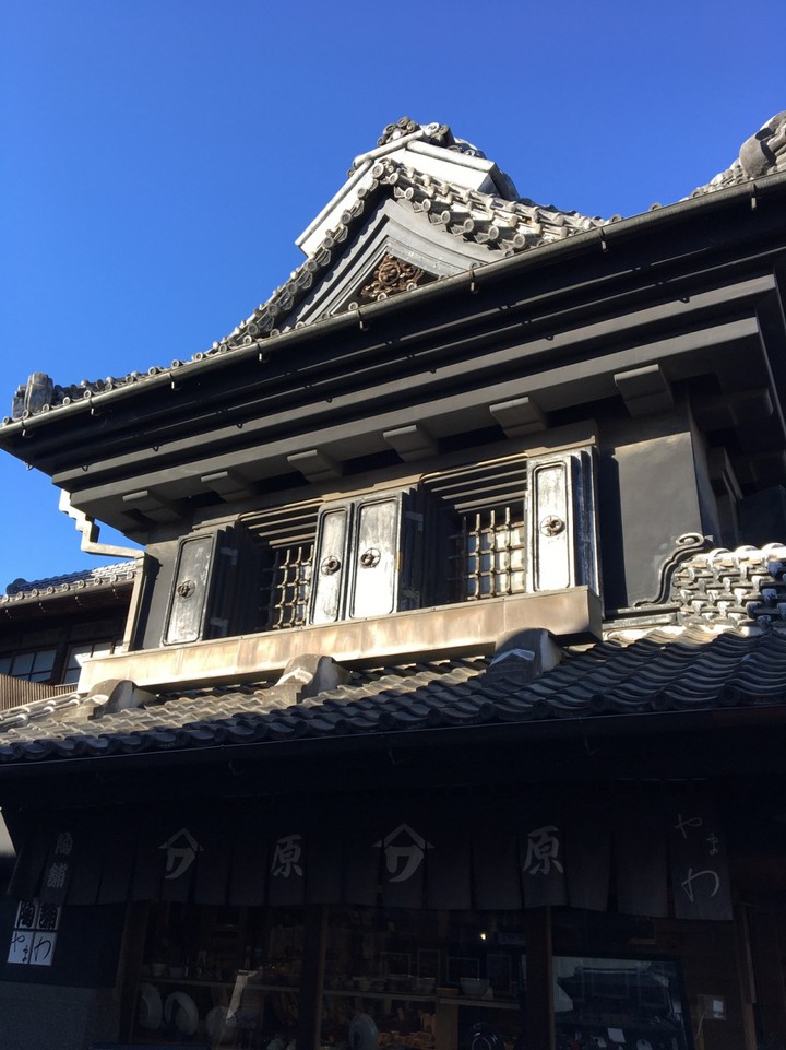 重厚な建物