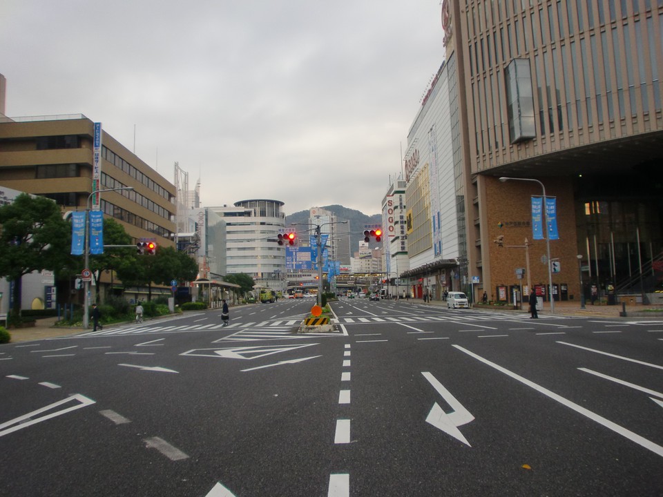大通りにあります