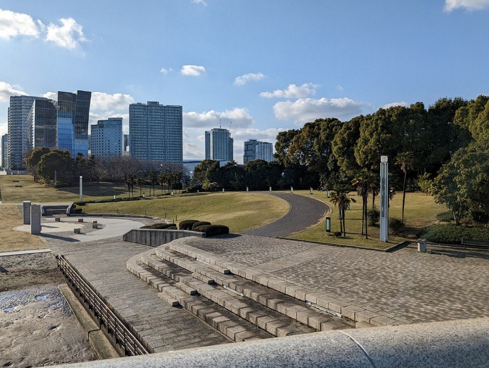 潮入りの池のステージ