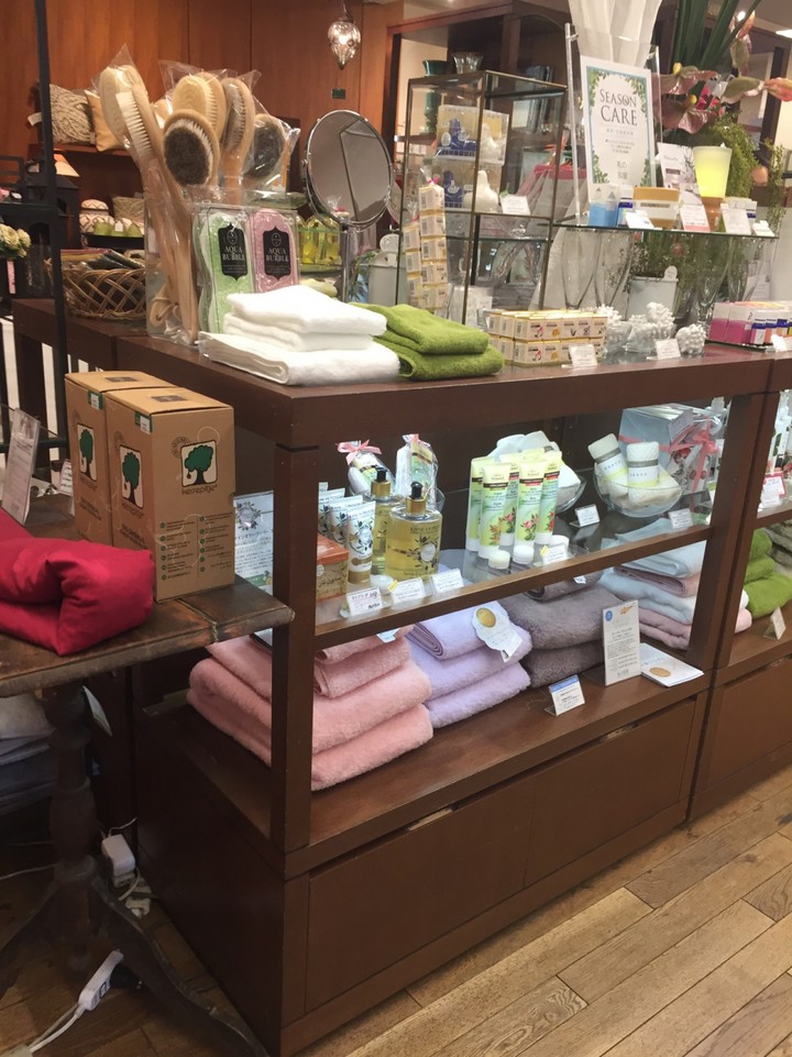 私の部屋自由が丘店の内観画像。