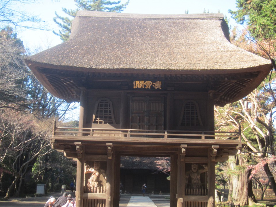 平林寺の山門
