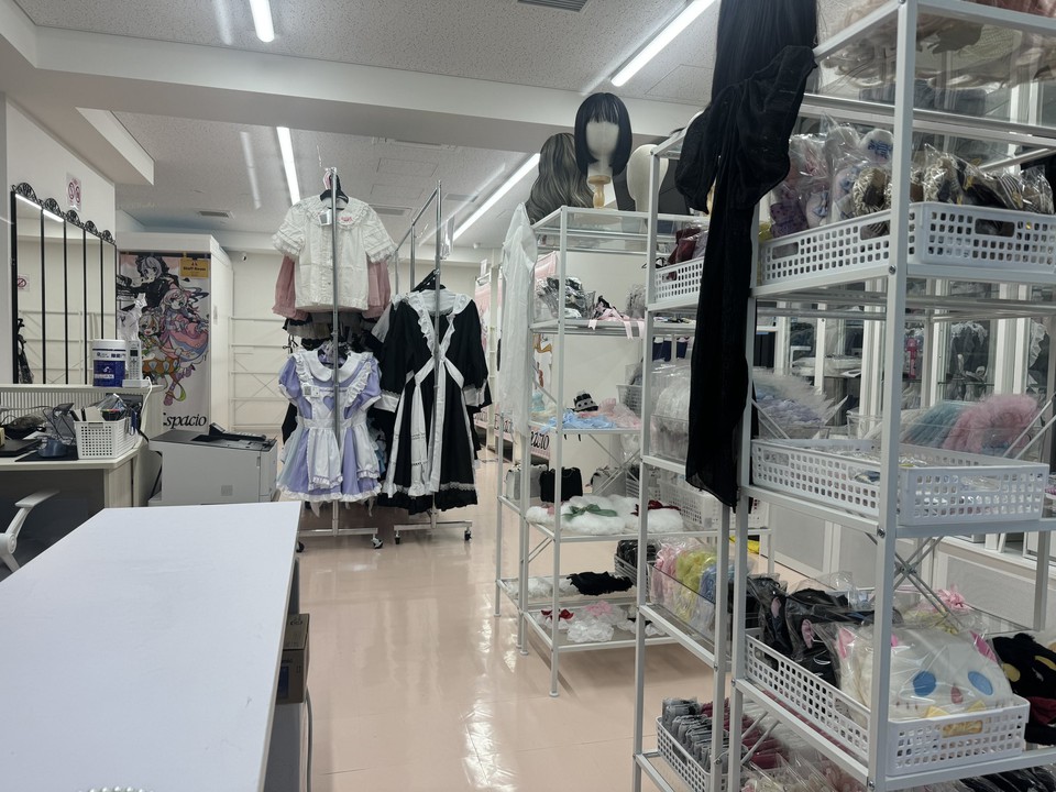 エスパシオ秋葉原ゴスロリ・メイド服専門店の店内