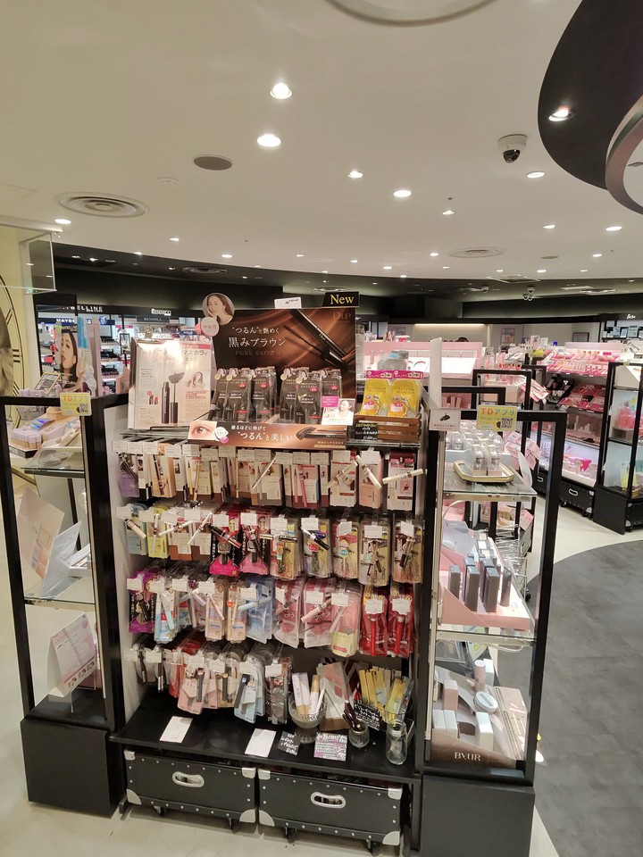 shop inの店内の売り場