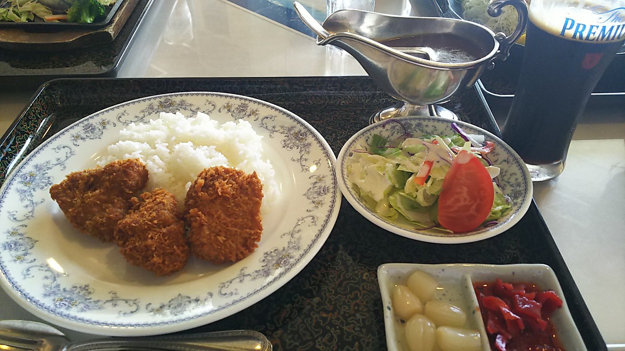 ランチはヒレカツカレーを♪