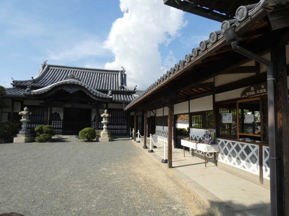 花岳寺境内