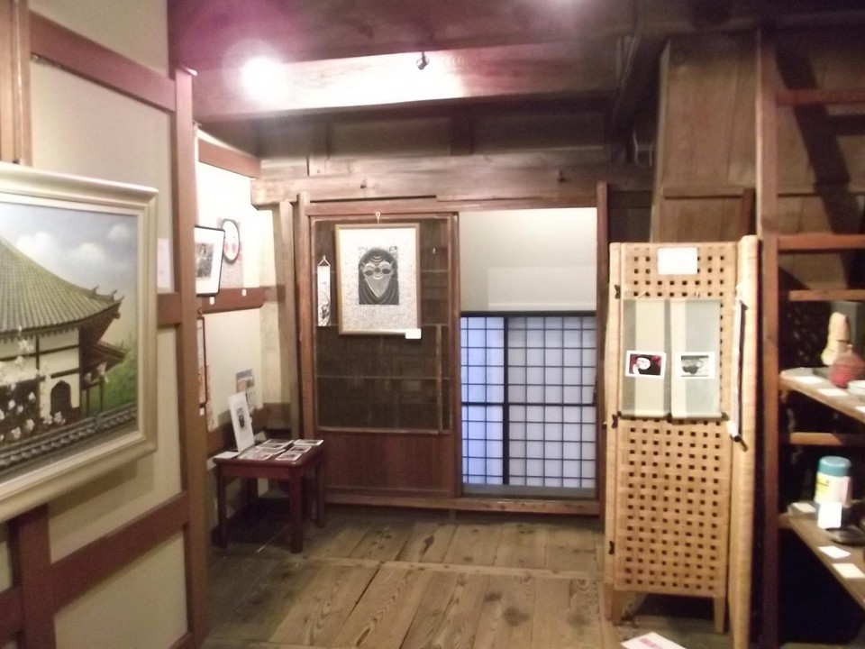 土蔵１階 (出入口側)