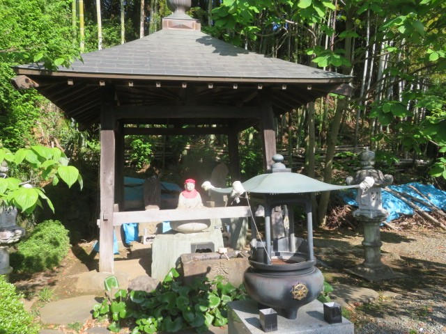 境内にありました