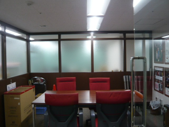 戸田市文化会館の受付室です。館内で入れるのはここだけでした。